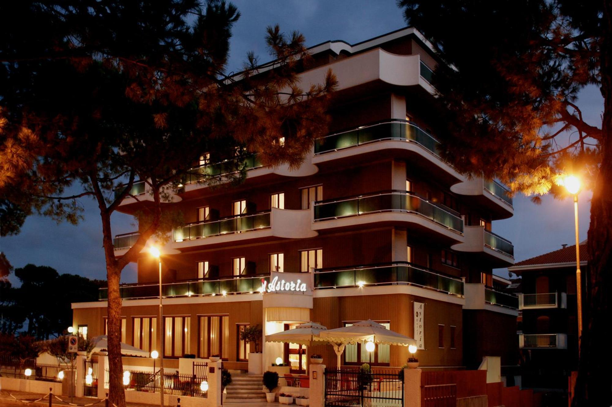 Astoria 3*